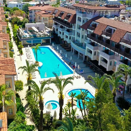 Hotel Village Family 4*